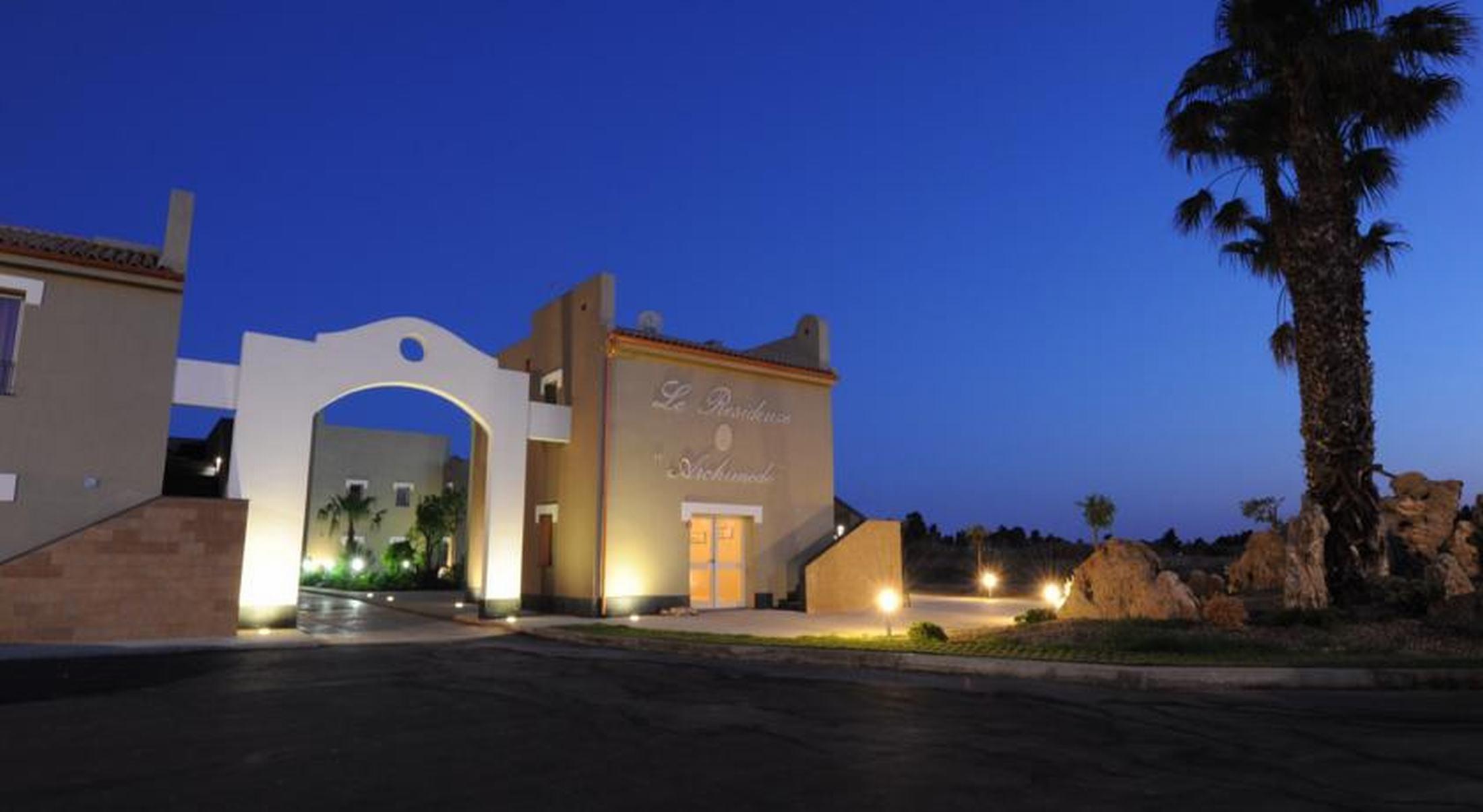 Le Residenze Archimede Aparthotel Syracuse Exterior photo