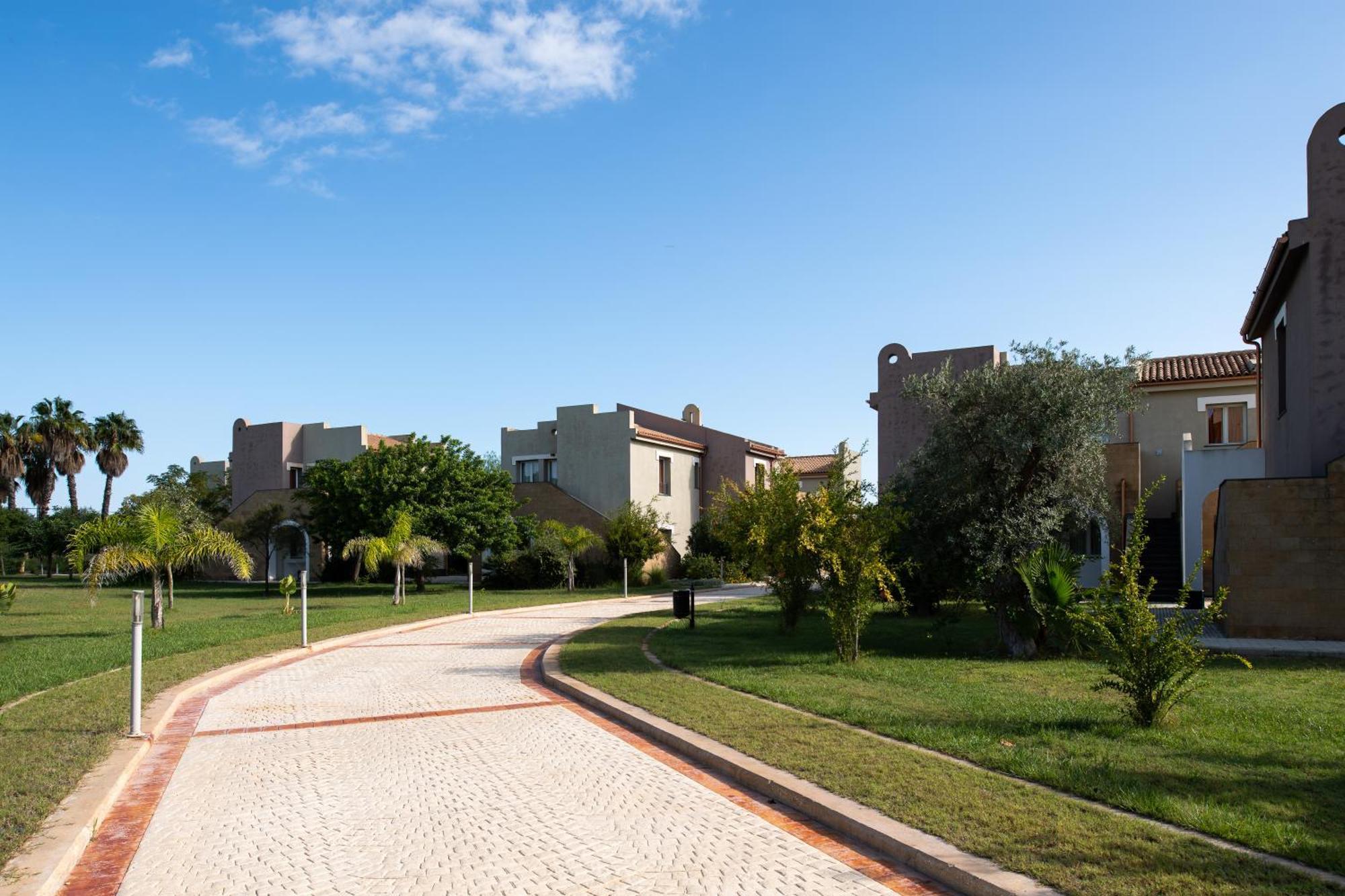 Le Residenze Archimede Aparthotel Syracuse Exterior photo